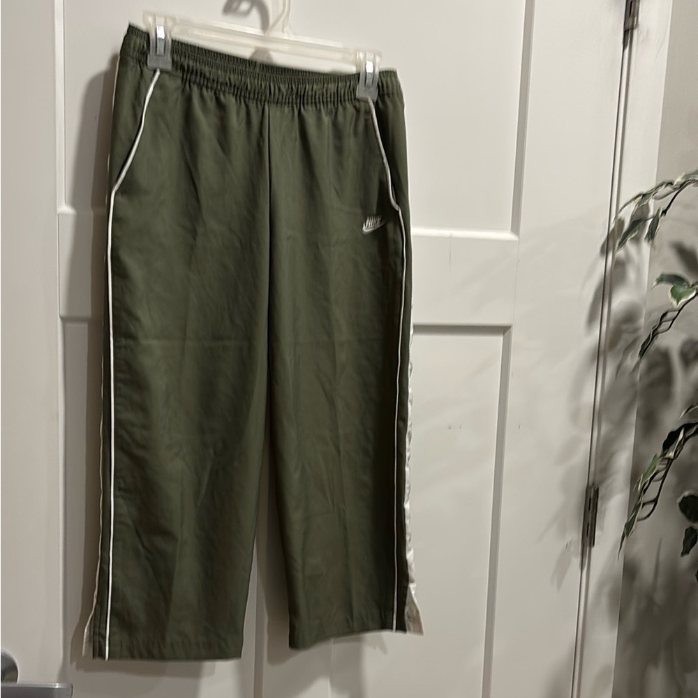 Nike Green Joggers for Everyday Comfort